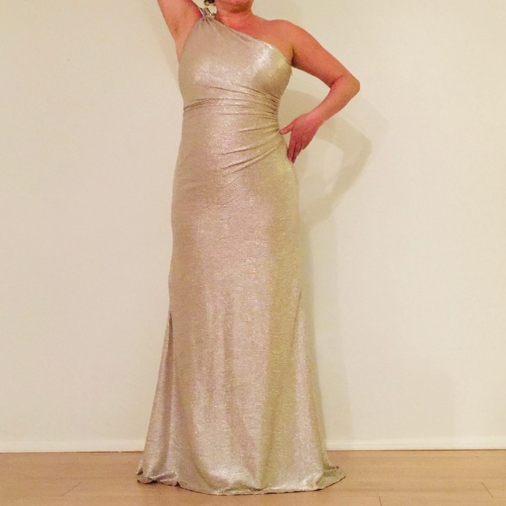 One-Shoulder Metallic Gown Floral beaded appliqué